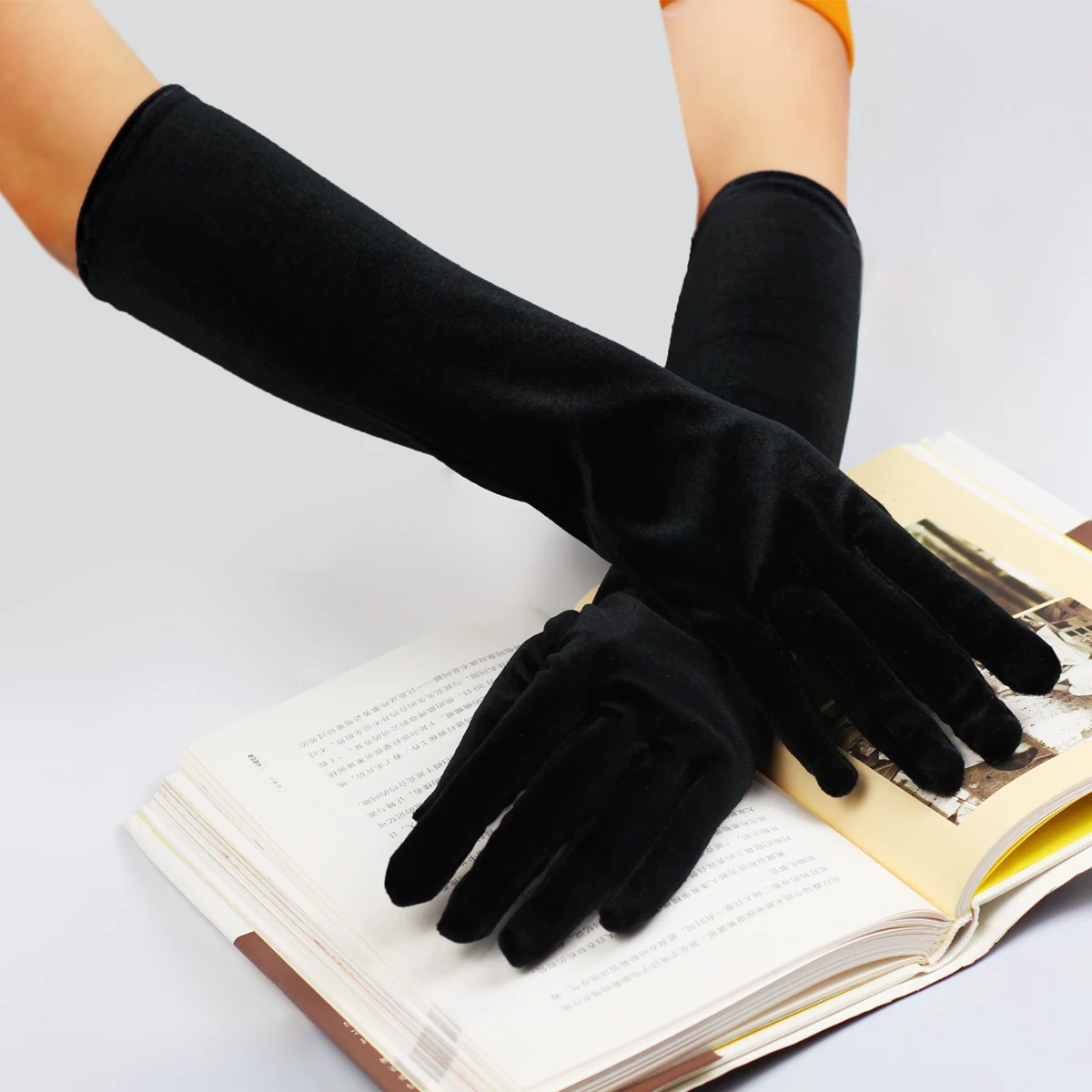 WG011-2 élégant mariage mariée noir longs gants coude longueur velours doigt mariées demoiselle d'honneur gants faits à la main