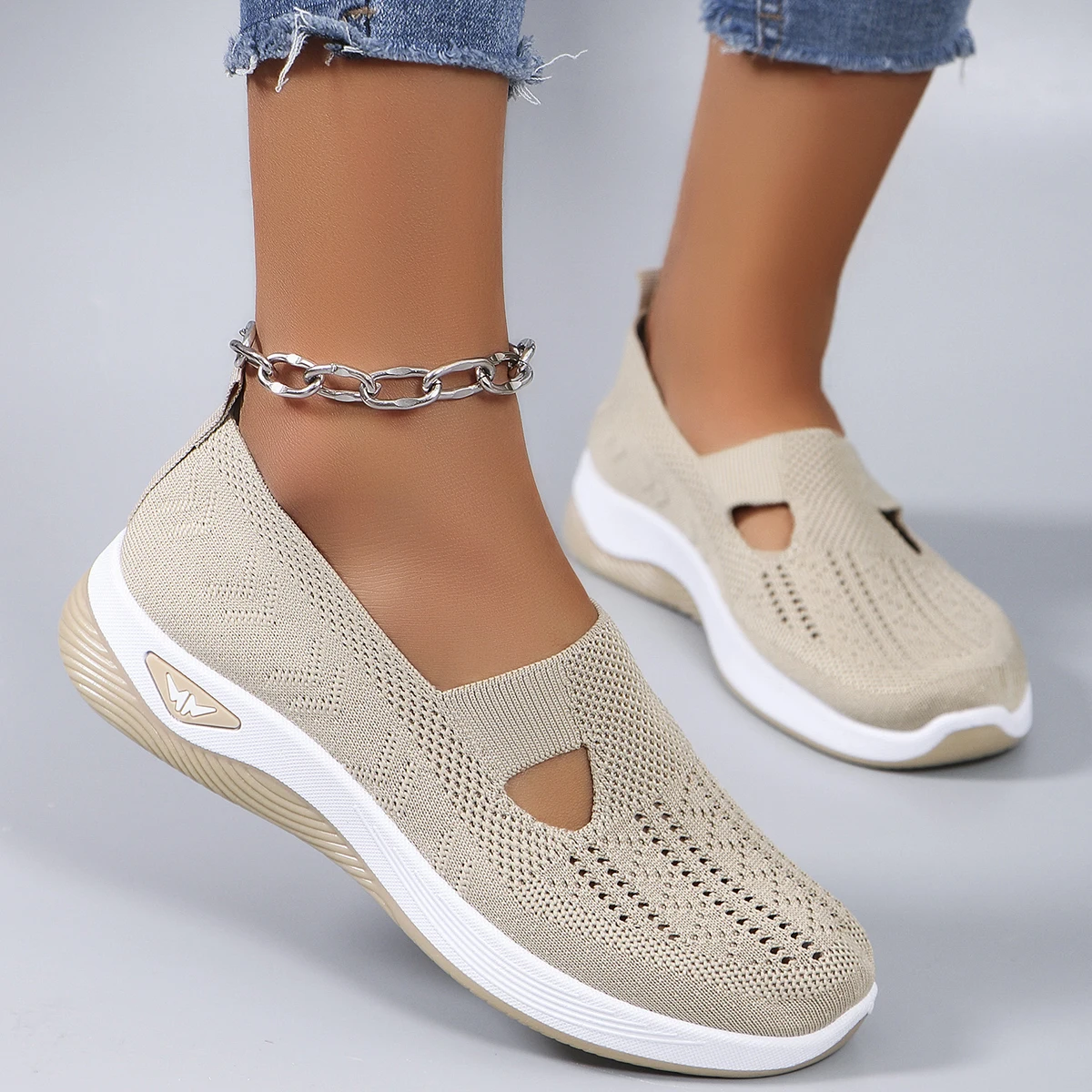 Printemps nouvelles chaussures de sport pour femmes, chaussures de sport décontractées à la mode, respirantes, légères, antidérapantes, résistantes à l'usure, chaussures plates