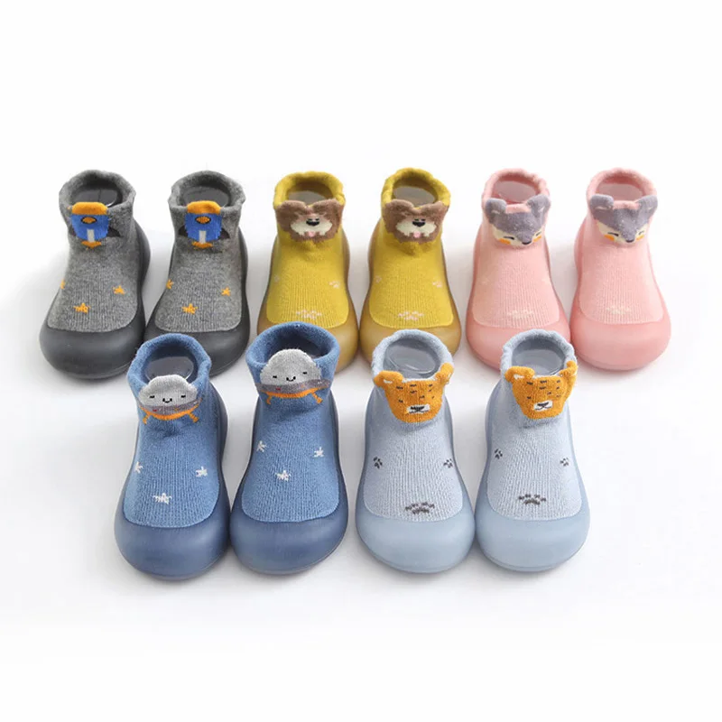 Chaussettes pour bébés, chaussures pour enfants en bas âge, premiers pas, motif de dessin animé, semelle souple antidérapante, chaussures de sol confortables en caoutchouc pour garçons et filles