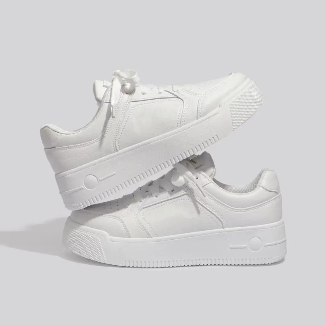 Petites chaussures blanches décontractées pour femmes, chaussures d'été polyvalentes et explosives, à plateforme, nouvelle collection 2025
