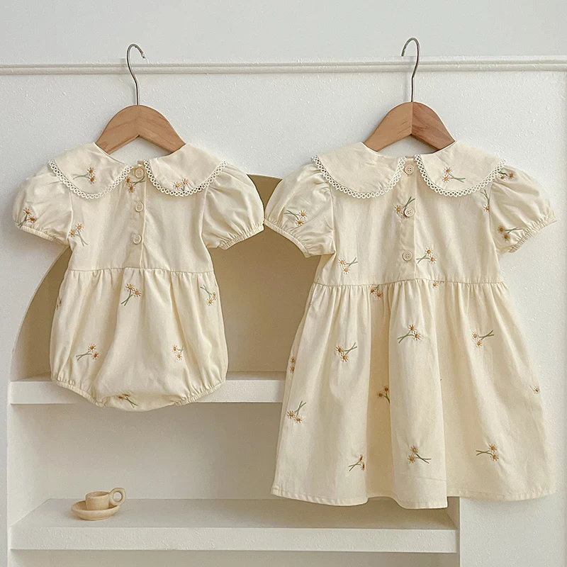 Robe à col en dentelle pour bébés filles, barboteuse, vêtements pour sœurs, robe de princesse brodée de fleurs, vêtements de famille