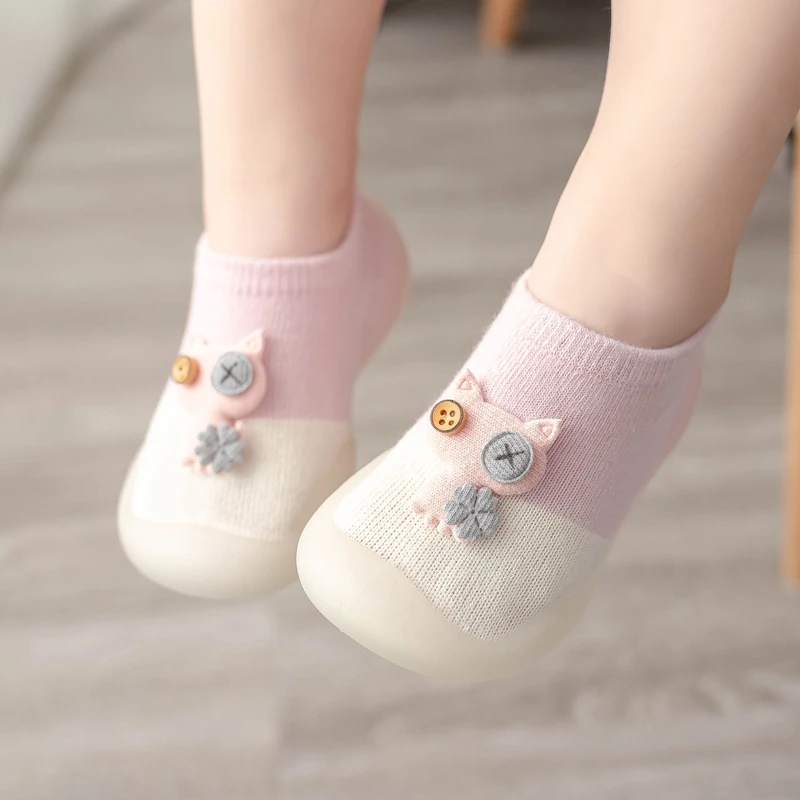 Chaussettes pour bébé de 0 à 3 ans, chaussures de sol en coton, style chat mignon, bouton souple, antidérapant, pour les premiers pas, printemps-automne