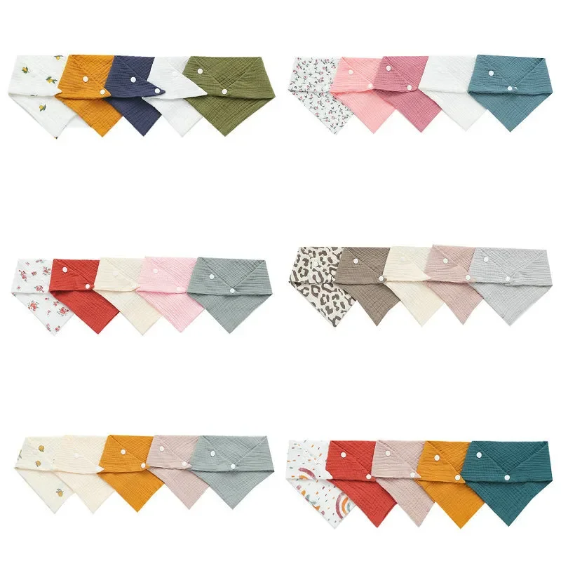 Bavoirs en coton pour nouveau-né, 5 pièces/ensemble, bavoirs d'alimentation pour bébé, document solide, dessin animé, bouton pression, serviette triangle douce, vente en gros