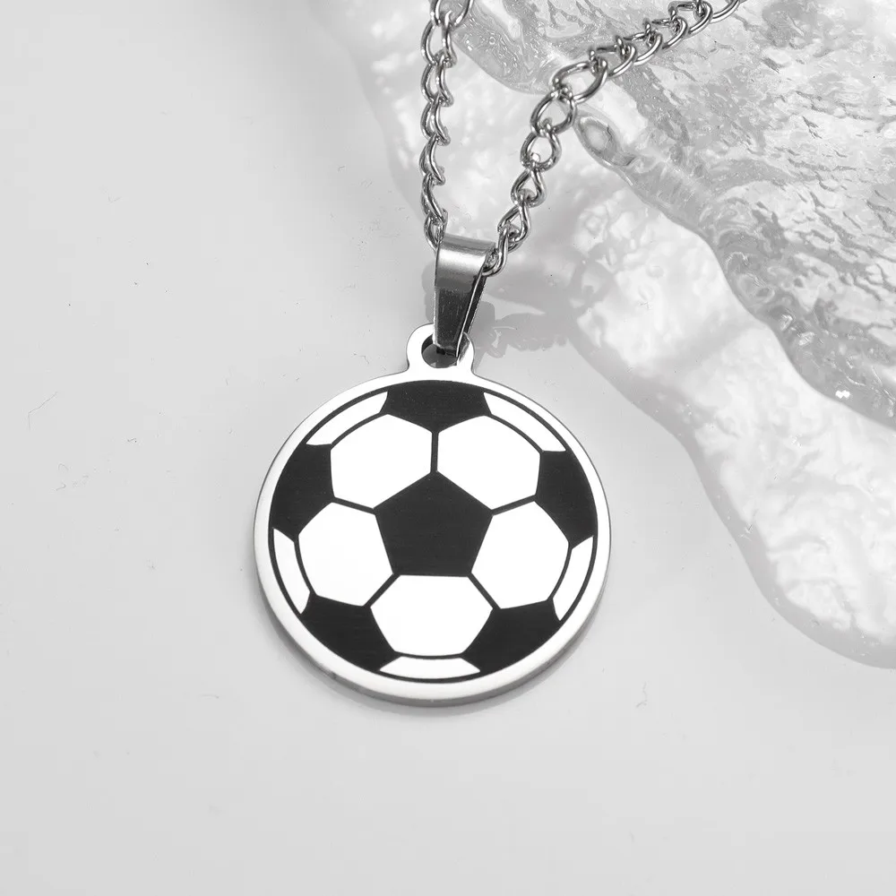 Collier à breloques en acier inoxydable pour hommes, pendentif de football, protecteur de bijoux, accessoires de mode, cadeau de Noël, cadeau du jour de Léon