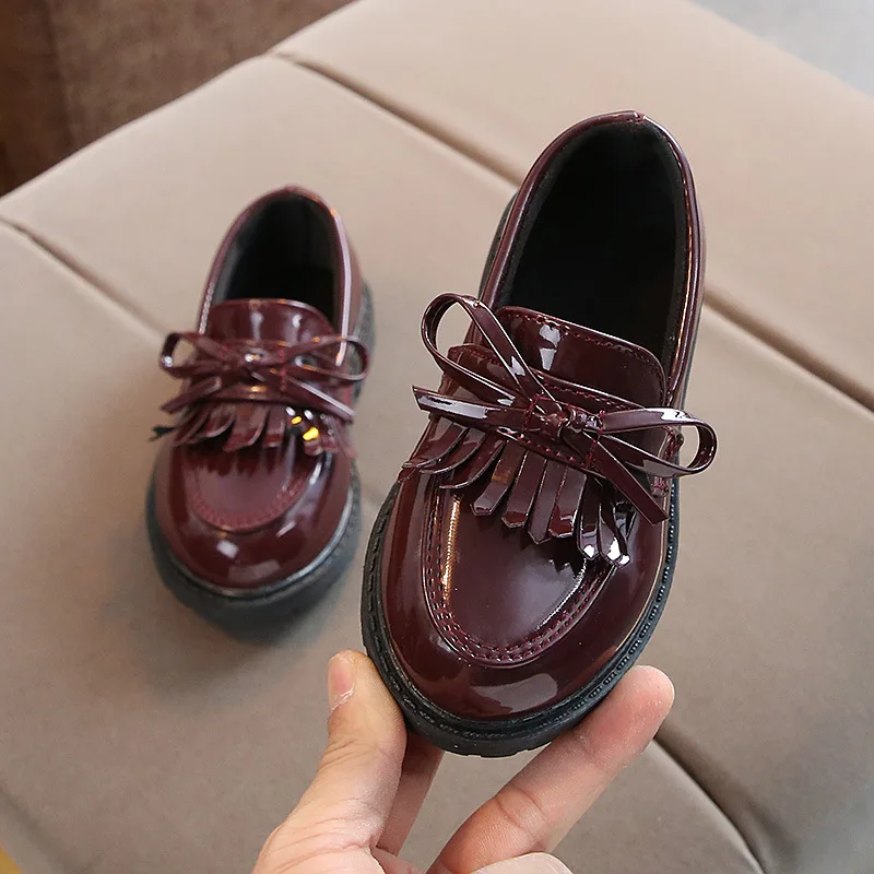 Chaussures simples en cuir verni pour filles, chaussures de printemps et d'automne pour enfants, chaussures de Performance Vintage pour étudiantes, nouvelle collection 2024