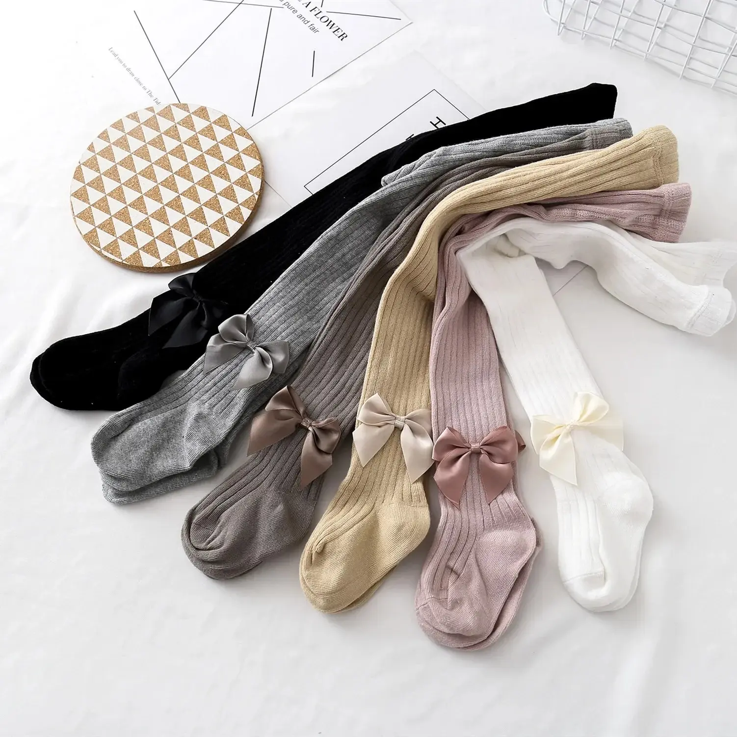 Collants à nœud papillon mignon pour filles tricoté coton hiver filles collants taille haute enfants collants bébé fille enfant en bas âge collants