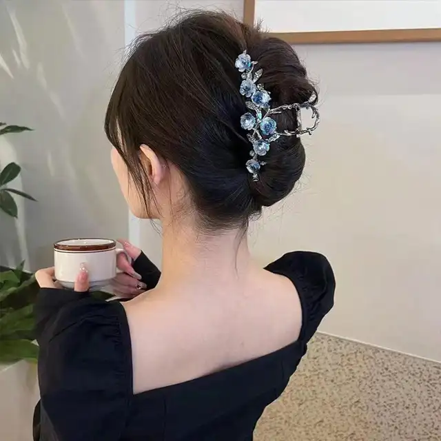 Pince à cheveux orchidée féerique bleue pour femmes, 1 pièce, fleur d'eau, diamant papillon, Style à la mode, pince à cheveux en forme de requin, accessoires pour cheveux – Image 2