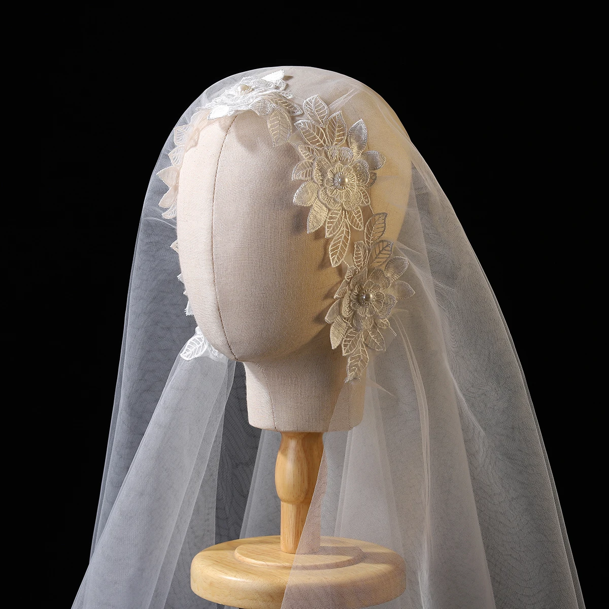 Voile bandeau de mariée blanc élégant, adapté aux mariages de femmes comme voile d'audio