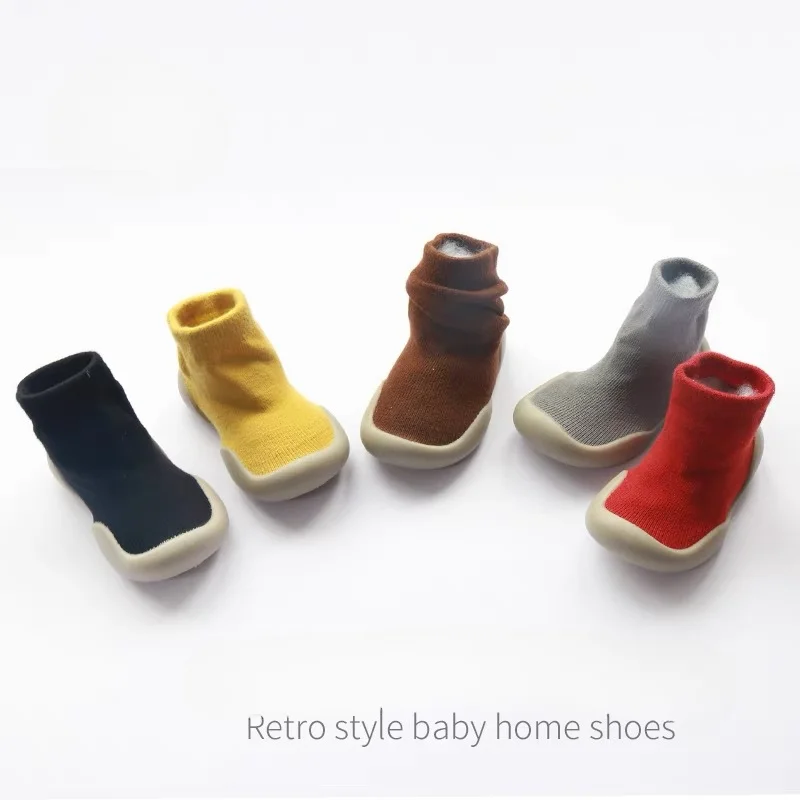 Chaussures de marche antidérapantes pour bébés, couleur unie, chaussettes de sol pour garçons et filles, printemps et automne