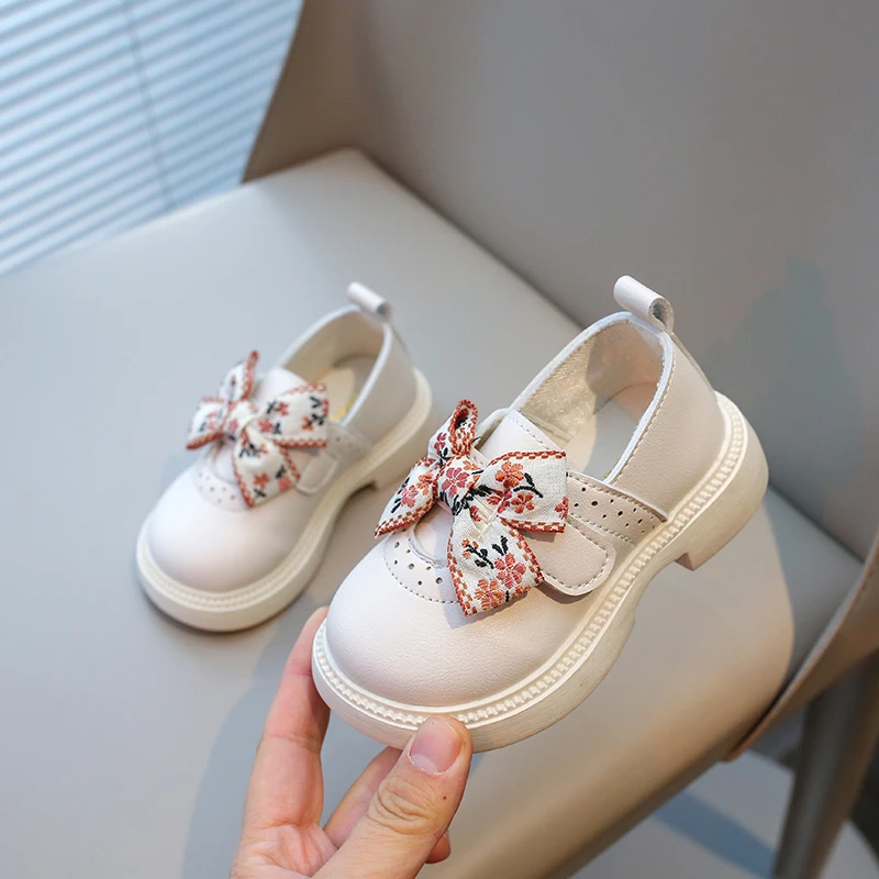 Chaussures de printemps en cuir pour enfants, chaussures brodées avec nœud papillon, Mary Jane, décontractées, école, fond épais, chaussures simples de princesse pour filles