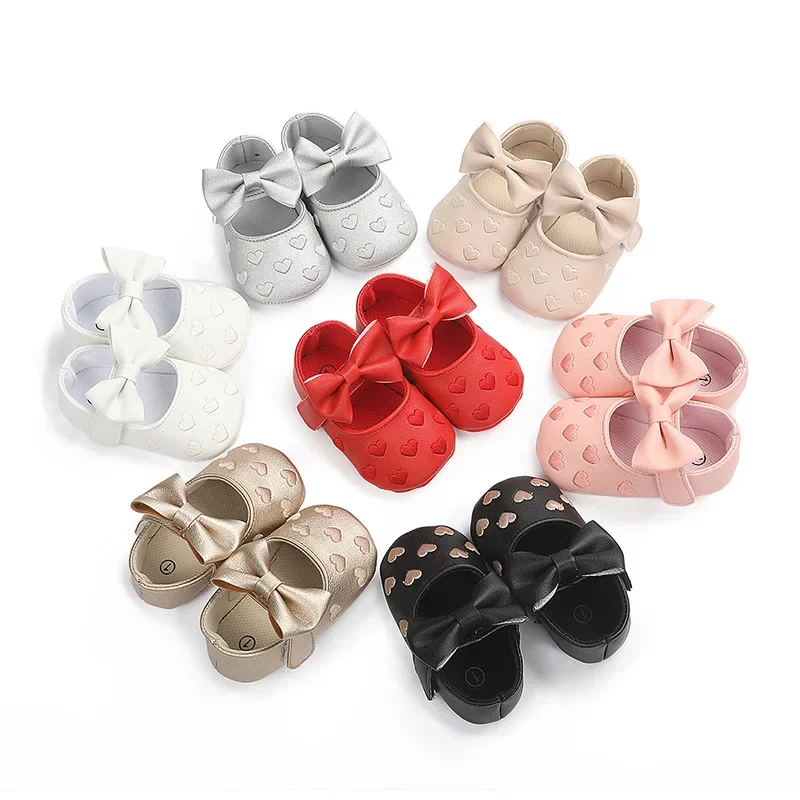 Chaussures d'intérieur pour premiers pas pour bébés filles de 0 à 18 mois, semelle en coton doux, antidérapantes, broderie classique, nœud papillon, crochet et boucle, chaussons pour nourrissons