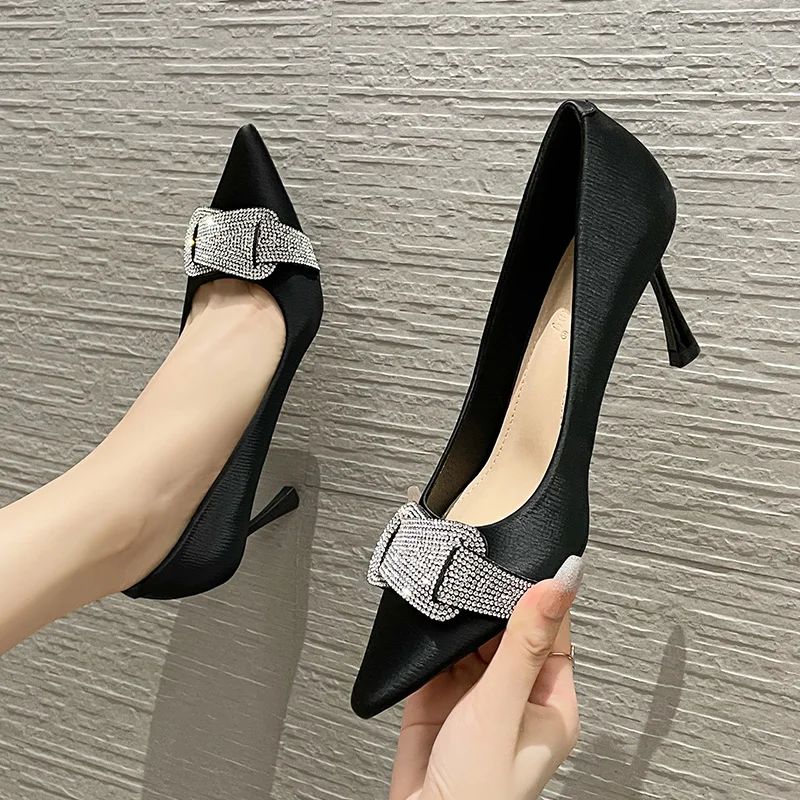 Chaussures à Talons Hauts Fins et Pointus pour Femme, Chaussures à la Mode avec Strass de Kirchin, Couleurs Unies, Tendance et Décontractées, Design Sensible
