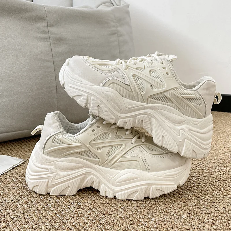 Chaussures de papa à semelle épaisse et respirante, doublure unique, gâteau éponge, talons super hauts de sport, jambes de chaton, chaussures blanches pour femmes, nouvelle collection 2025