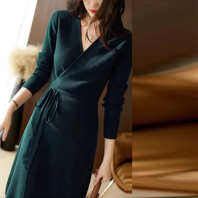 Robe en tricot mi-longue de Style japonais, légère, de luxe, col en v, pull, couleur unie, polyvalente, nouvelle collection automne hiver