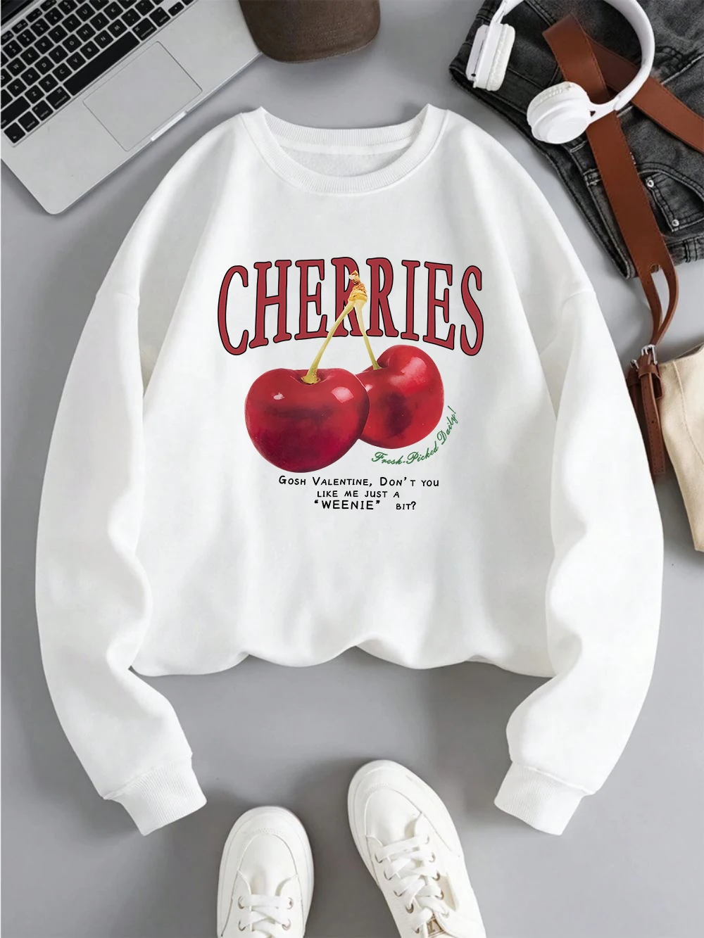 Sweat shirt cerises rouges