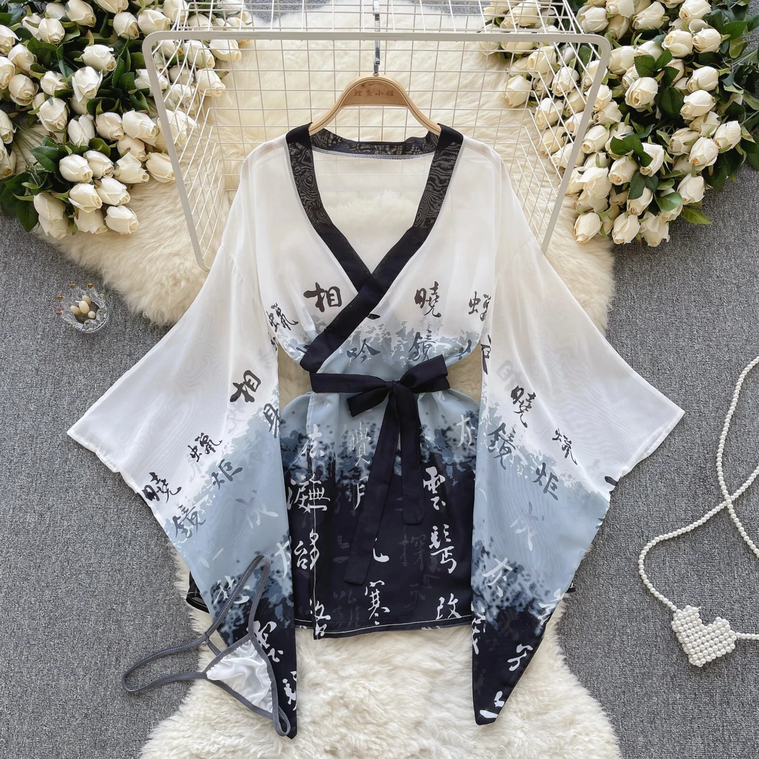 Kimono avec caractères chinois imprimés