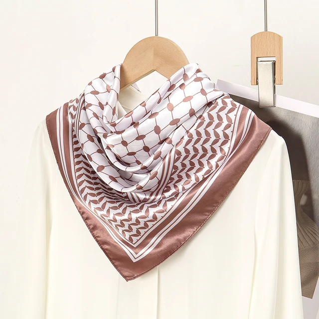 Écharpe carrée de style moyen-orient pour femmes, bandana, châle en satin, hijab féminin, bandeau pour cheveux, foulard de sauna, marque de luxe, 2024 – Image 3