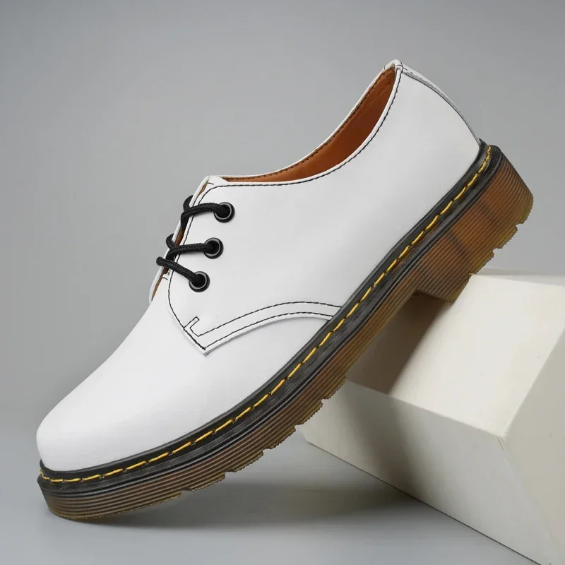 Chaussures Oxford à fond épais pour l'extérieur, marque de luxe de Style britannique, chaussures de sécurité à lacets, chaussures de travail à la mode pour nouveau Style Couple, 2025