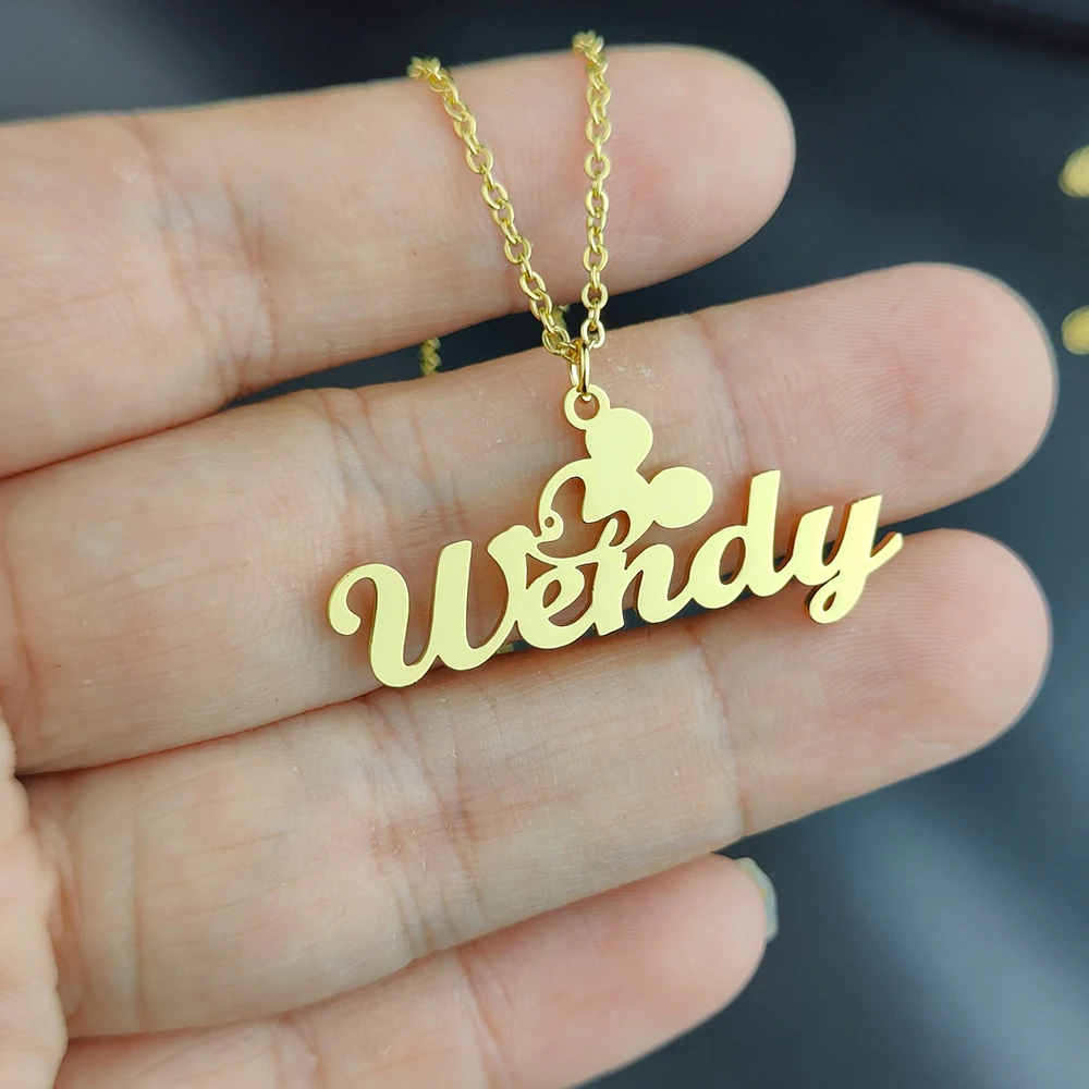 Collier personnalisé avec nom, pendentif de dessin animé, plaque signalétique, en acier inoxydable, doré, cadeau d'anniversaire pour enfants