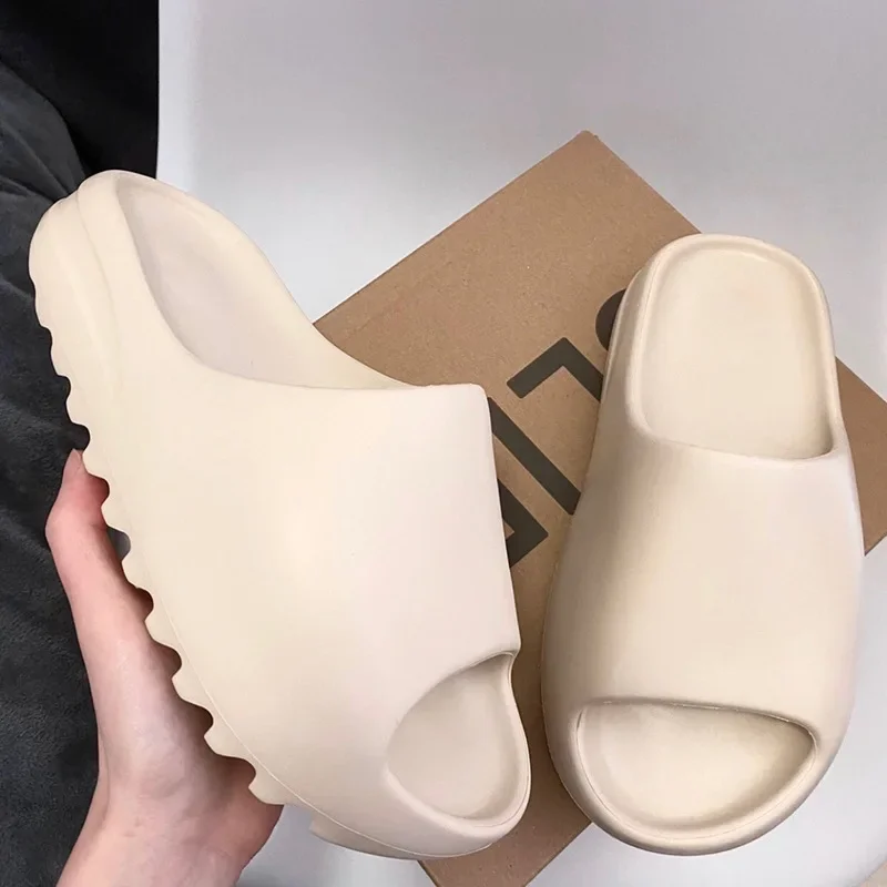 Pantoufles mignonnes à semelles épaisses et souples EVA pour femmes, pantoufles d'été à la mode, sandales de maison, chaussures de plage pour hommes
