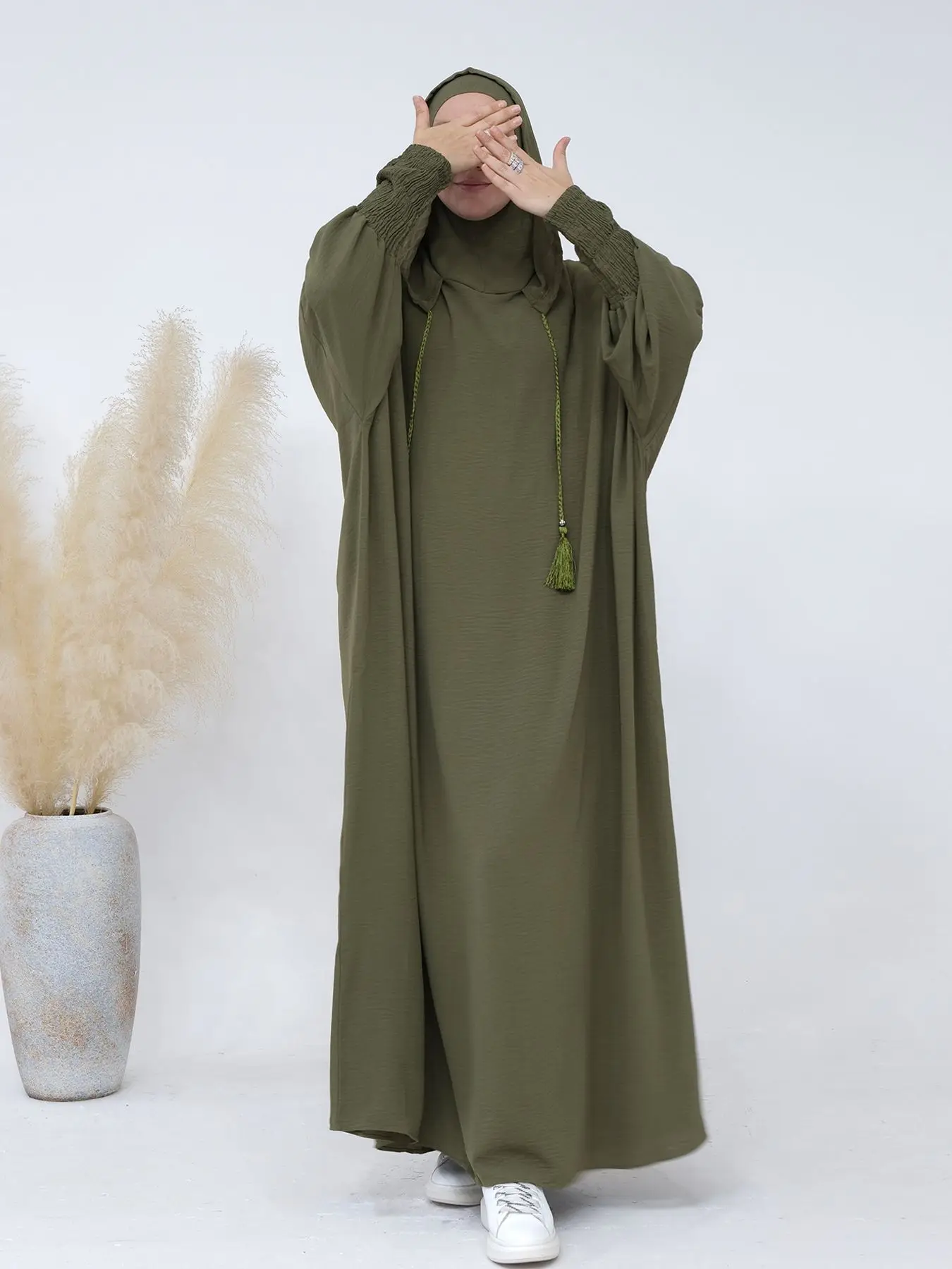 Jilbab-Abaya Hijab à Capuche pour Femme, Couleur Unie, Décontracté, Manches Chauve-Souris, Pompon, Prière Musulmane Saoudite, Kaftan, Robes Finbâton