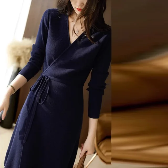 Robe en tricot mi-longue de Style japonais, légère, de luxe, col en v, pull, couleur unie, polyvalente, nouvelle collection automne hiver – Image 2