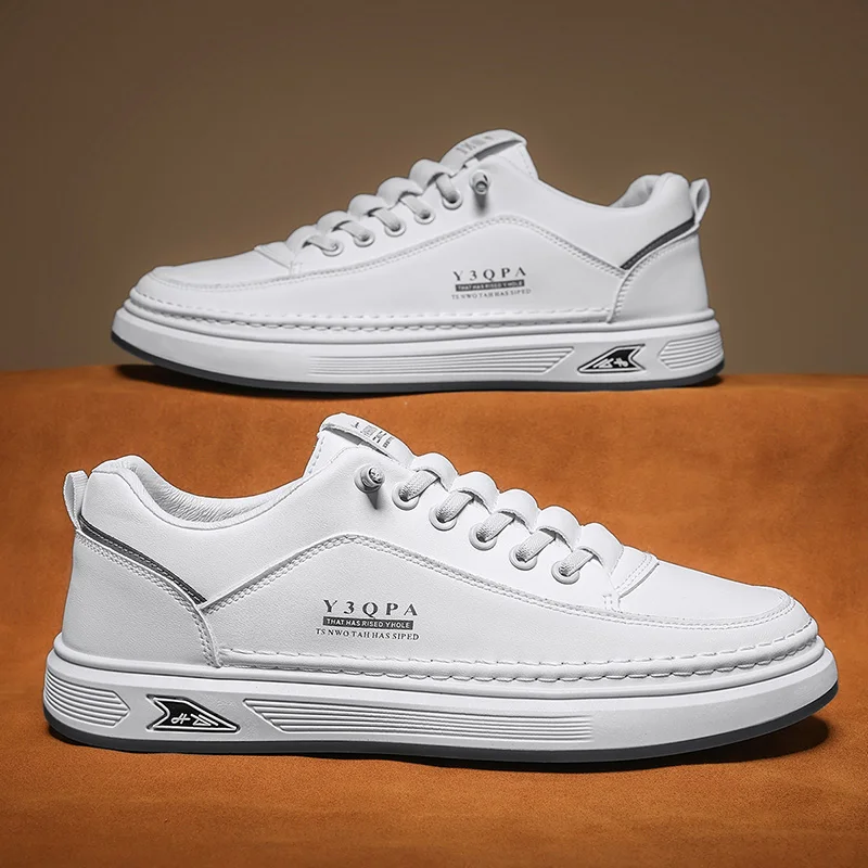 Chaussures décontractées coréennes pour hommes quatre saisons semelle souple antidérapante confort chaussures de marche en plein air mode jeunesse blanc chaussures plates chaussure de fête