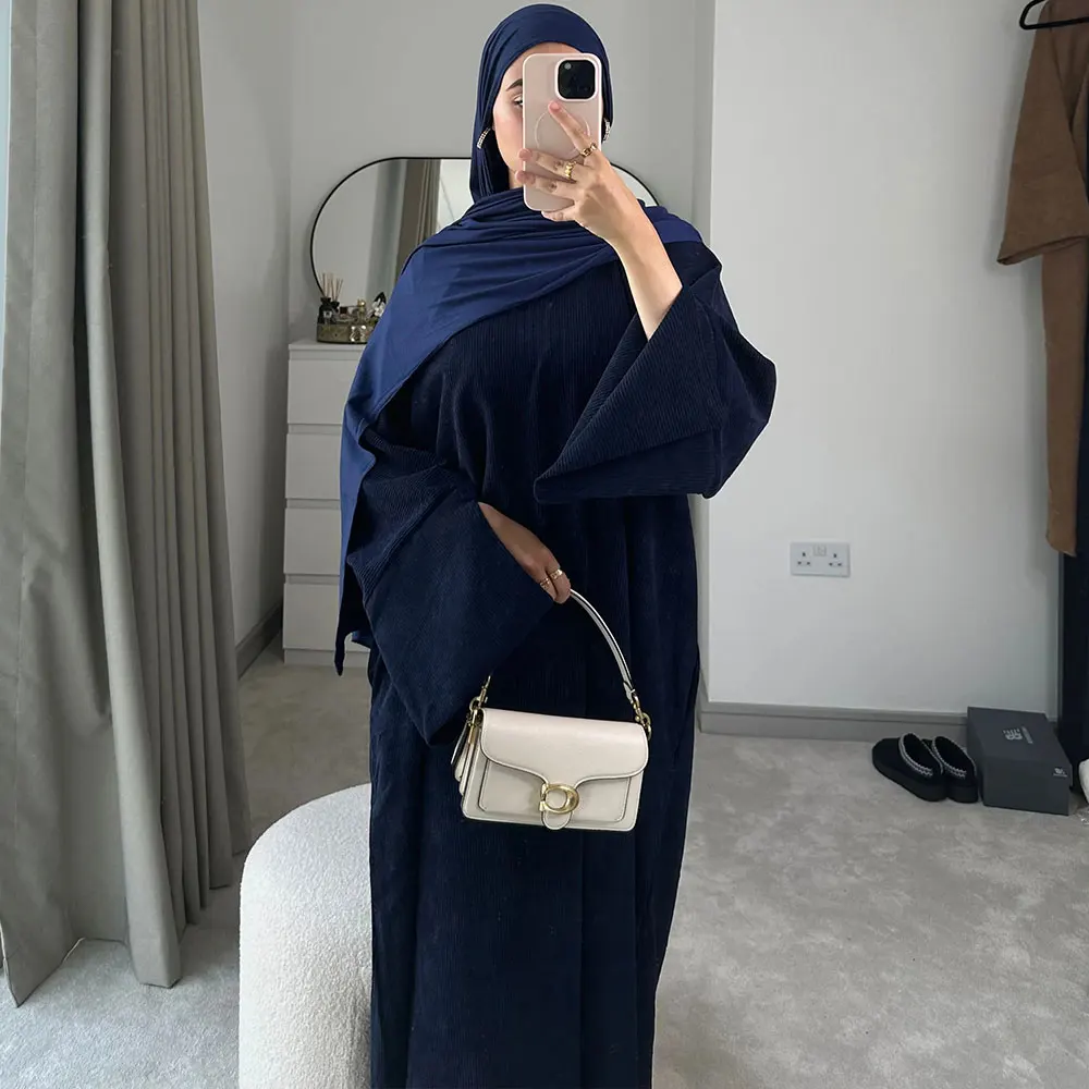 Conception classique longue Abaya hiver velours côtelé manches fendues Abaya femmes Robe musulmane vêtements modestes femmes Abaya Femme Robe Musulmane