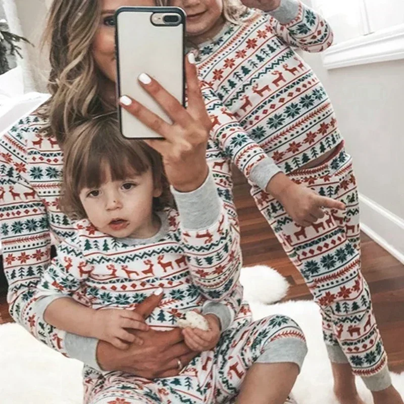 Ensemble de pyjama assressentipour la famille de Noël, vêtements du Nouvel An, vêtements d'intérieur trempés, pyjama doux et mignon, pyjama parent-enfant, barboteuse pour bébé, look de Noël, 2 pièces