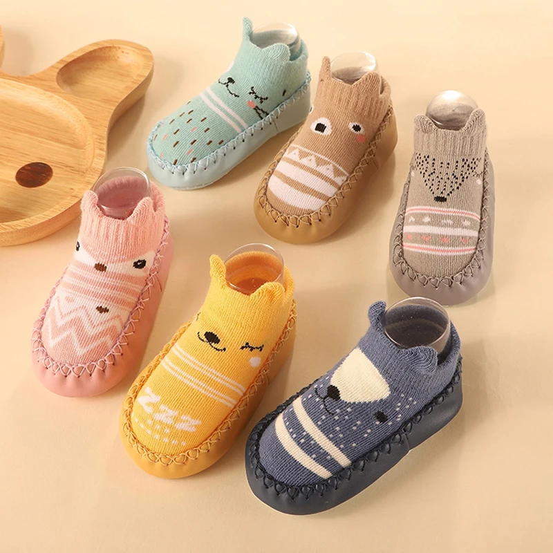 Chaussettes pour bébé, chaussures de couleur assortie, mignonnes pour enfants garçons, poupée à semelles souples, baskets de sol pour enfants en bas âge, premiers pas pour filles