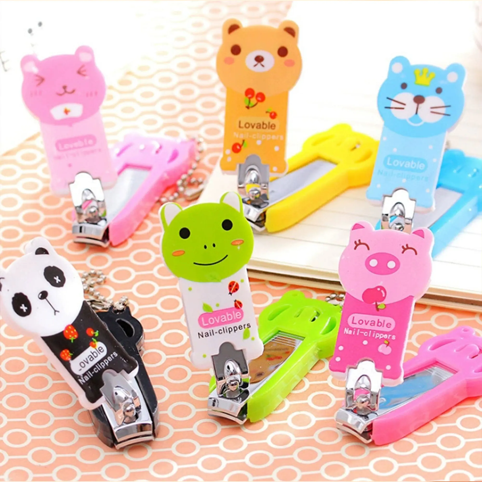 Mini coupe-ongles avec personnages d'animaux de dessin animé pour enfants, coupe-ongles mignon avec porte-clés