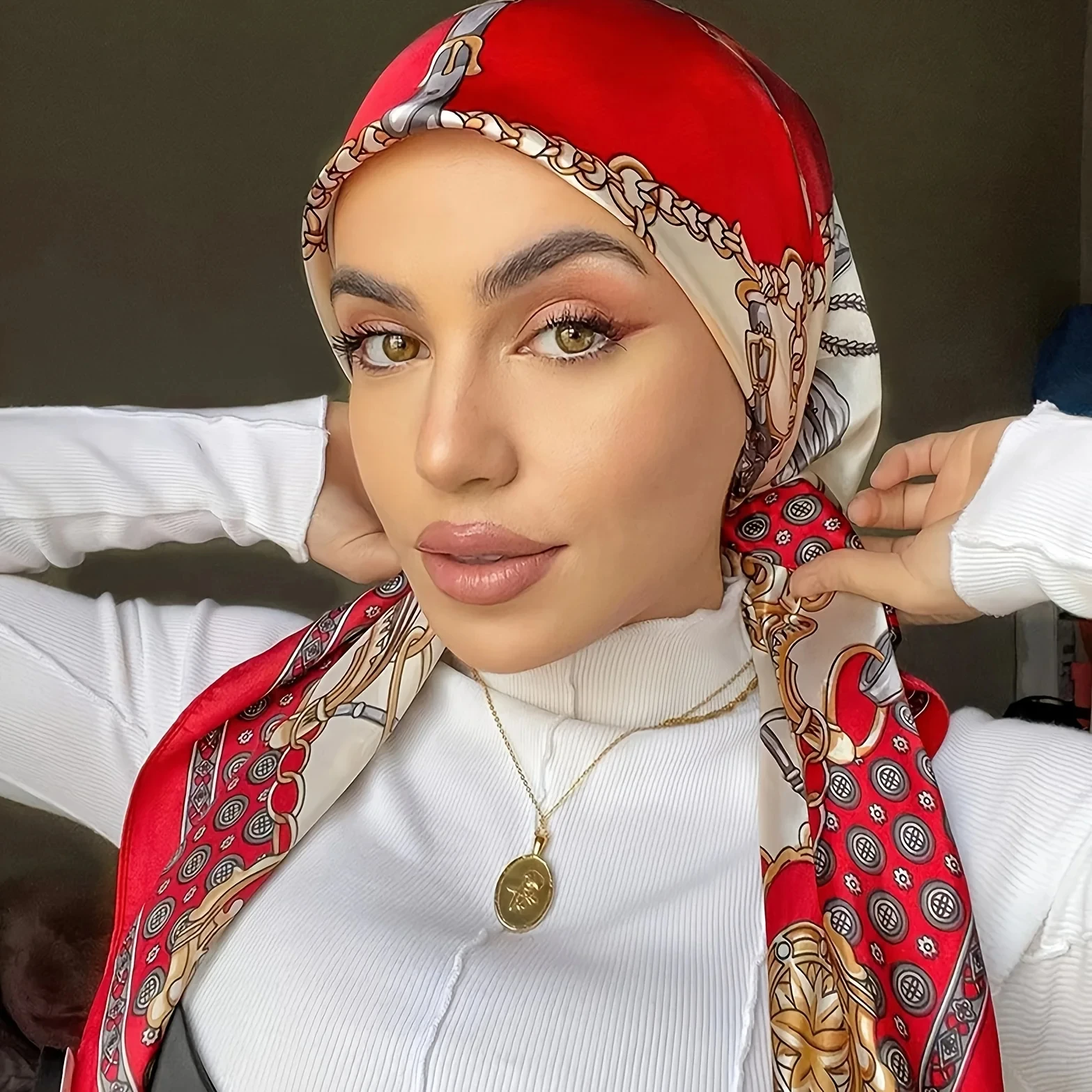 Foulard Hijab carré imprimé chaîne, châle en Satin fin et élégant, foulard de protection solaire pour femmes
