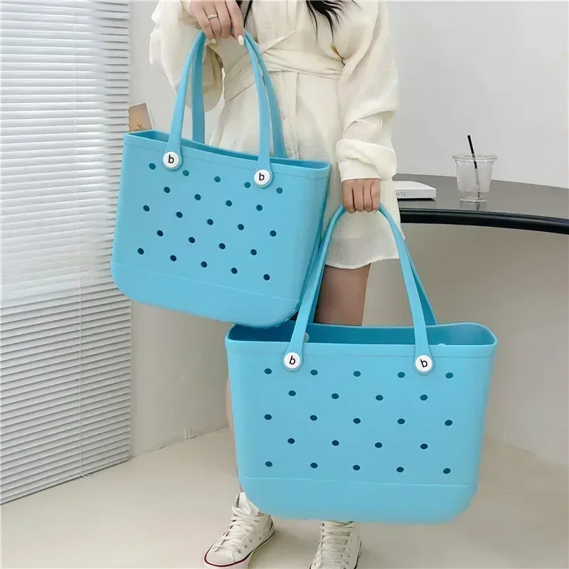 Sac de plage Crocs tendance été 2025