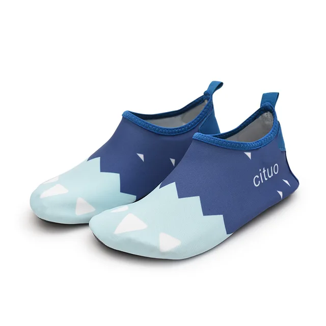 Chaussures de plage pour garçons et filles, chaussures d'été pieds nus pour enfants, chaussures d'eau à séchage rapide, antidérapantes, pour la maison, sandales pour enfants – Image 3