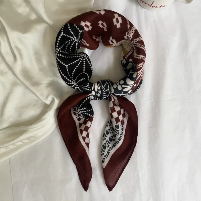 Printemps mode paisley imprimé soie carré écharpe femmes Satin cou cravate femme cheveux Bandana foulard châle enveloppement Hijab Echarpe