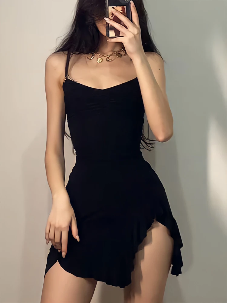 Mini robe noire sans manches pour femmes, Sexy, bretelles, dos nu, plis, moulante, fendue, Streetwear, élégante, robe de soirée trapèze, nouvelle collection été