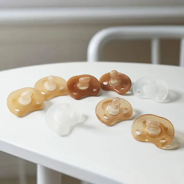 Sucette en Silicone pour bébé, conception une pièce, Silicone liquide doux, 100% sans BPA, forme plate et ronde, pour usage jour ou nuit, givré – Image 4