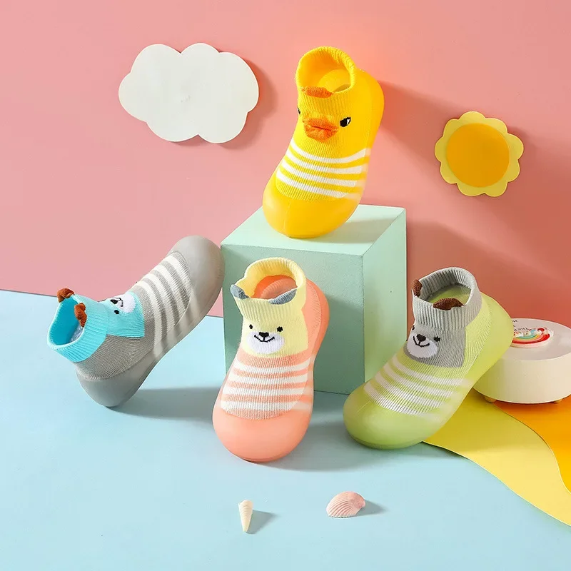 Nouvelles chaussures d'été confortables, respirantes et antidérapantes à semelles souples pour bébés, intérieures et extérieures, pour garçons et filles,