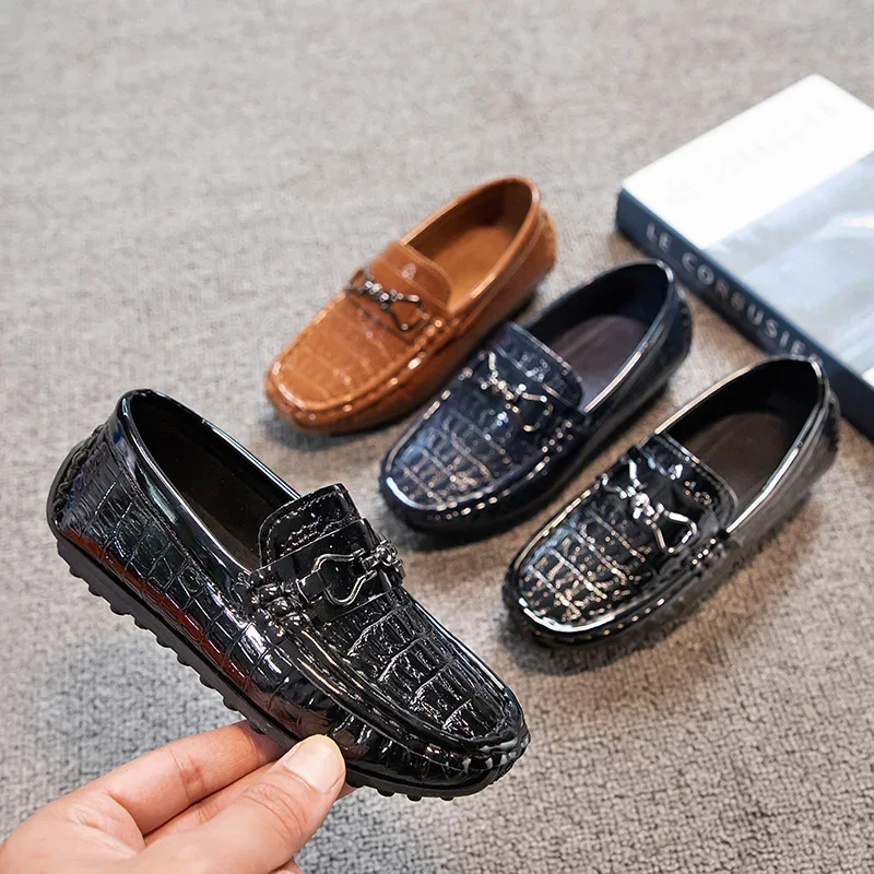 Chaussures en cuir pour garçons, bout rond, plates, souples, mocassins décontractés à la mode, boucle en métal brillant, mocassins antidérapants pour enfants, Style britannique