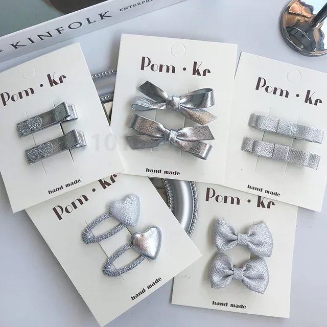Pinces à cheveux avec nœud en cuir argenté pour enfants, couvre-chef coréen pour filles douces, épingles à cheveux en forme de cœur scintillant, accessoires pour cheveux en tissu pour bébé, nouvelle collection 2024 – Image 3