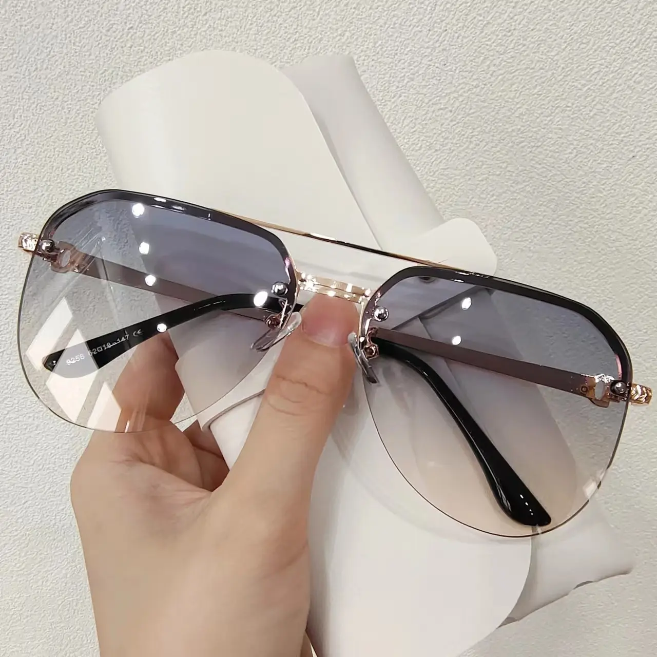 Lunettes de soleil classiques à double faisceau pour femmes, demi-monture en métal, lunettes d'extérieur, nouvelle mode