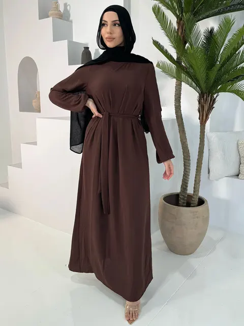 2025 Élégant Coffee Color Abaya Femmes Vêtements Robe Modeste Dubaï Caftan Islam Robe Marocain Femmes Musulmane avec Ceinture Design