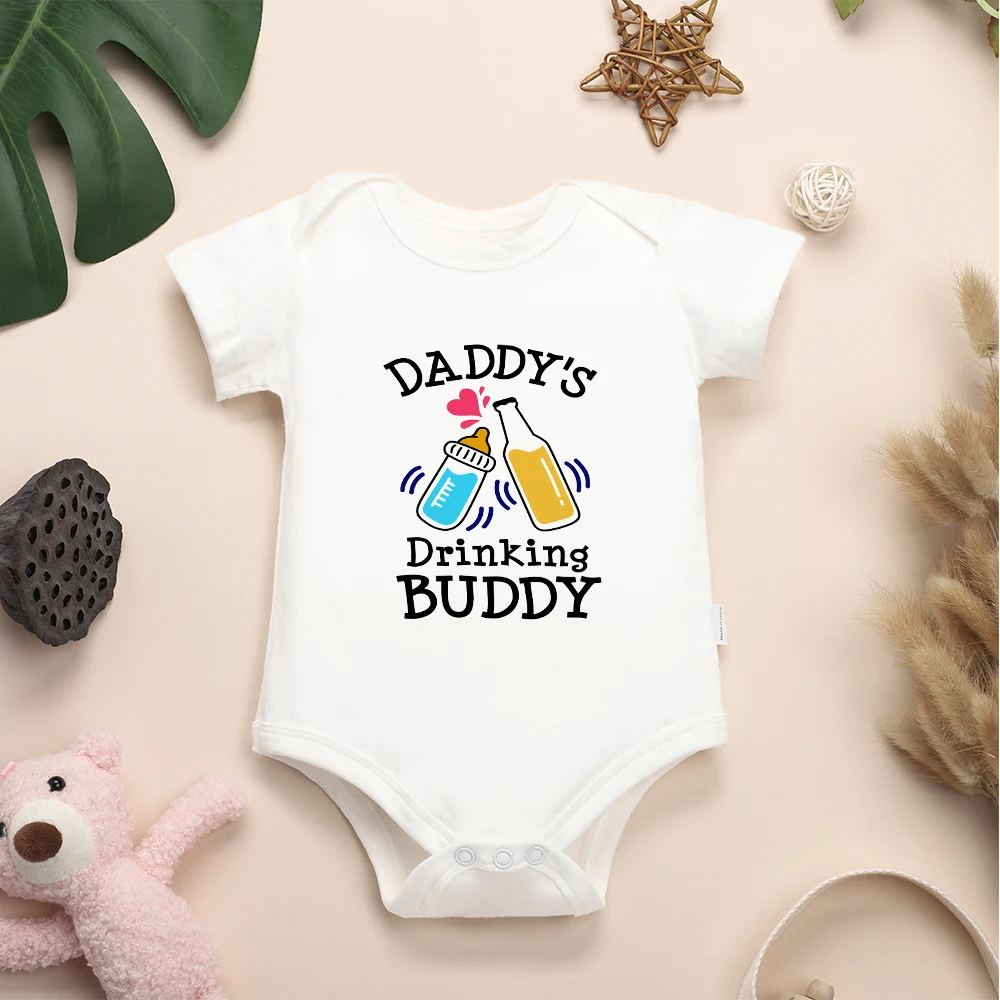 Papa's Drinking Buddy imprimé blanc chaud bébé coton barboteuse créativité Y2K Style à manches courtes confortable bébé filles garçons Onesie 0-24M