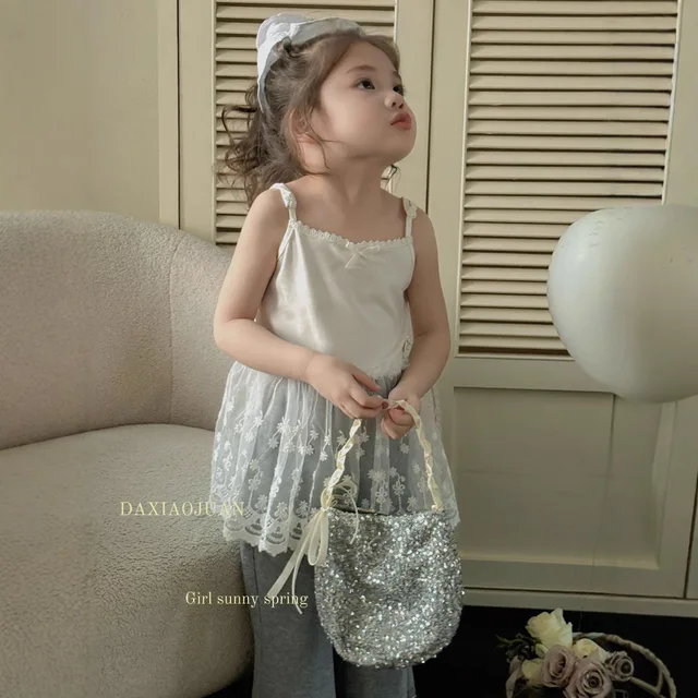 Haut à bretelles à fond blanc pour filles, vêtements de princesse coréens assortis, nouvelle collection printemps et été 2025 – Image 2