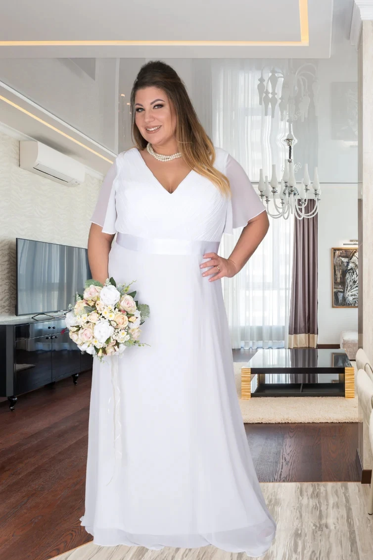 Robe de Rhen mousseline de soie, longueur au sol, manches courtes, blanc, décolleté en V, jupe trapèze, dos zippé