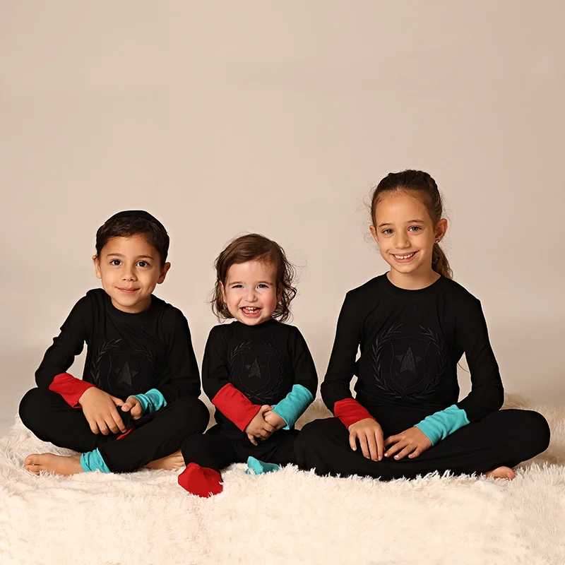 AA SS25-Embroidered Danemark ge Fille Robe Maxi Robe Bébé Barboteuses Enfants Ensemble Garçons Pyjamas Famille Vêtements Assortis