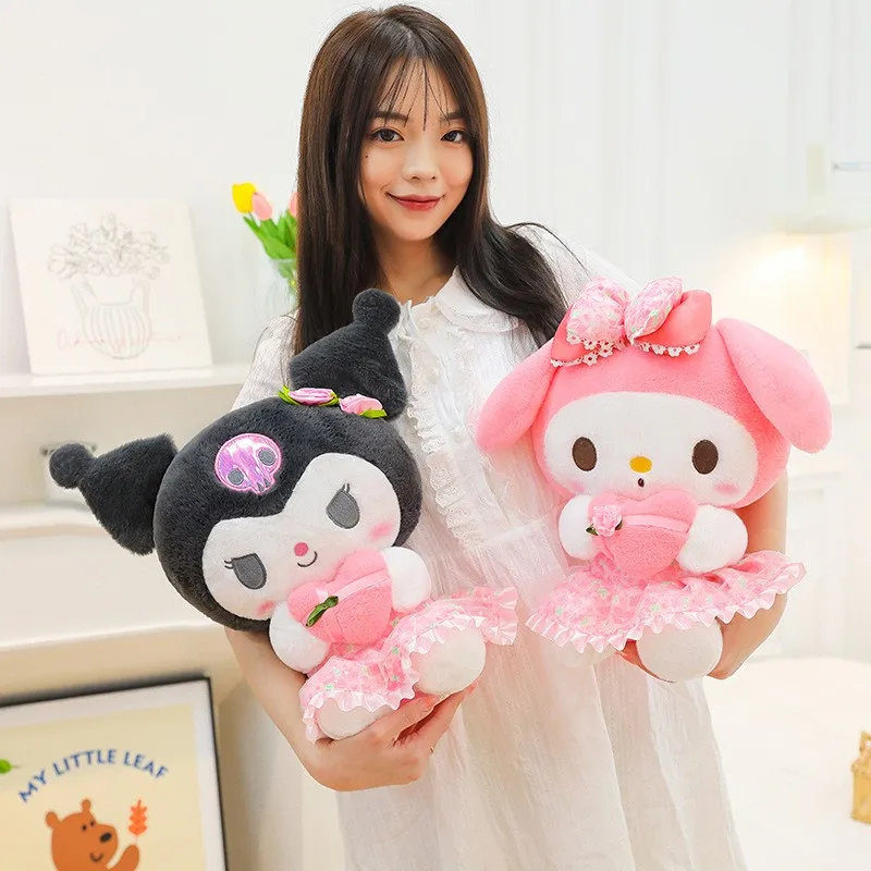 Sanrio Kuromi peluche jouet 30 cm cannelle mélodie peluche poupée confortable et doux jouet en peluche saint valentin enfant cadeau d'anniversaire