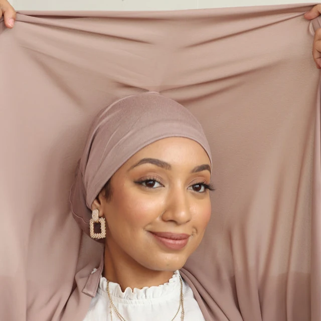 Nouveau Design hijab instantané hijab en mousseline de soie extensible épais et lourd de haute qualité avec sous-écharpe hijab intérieure – Image 5