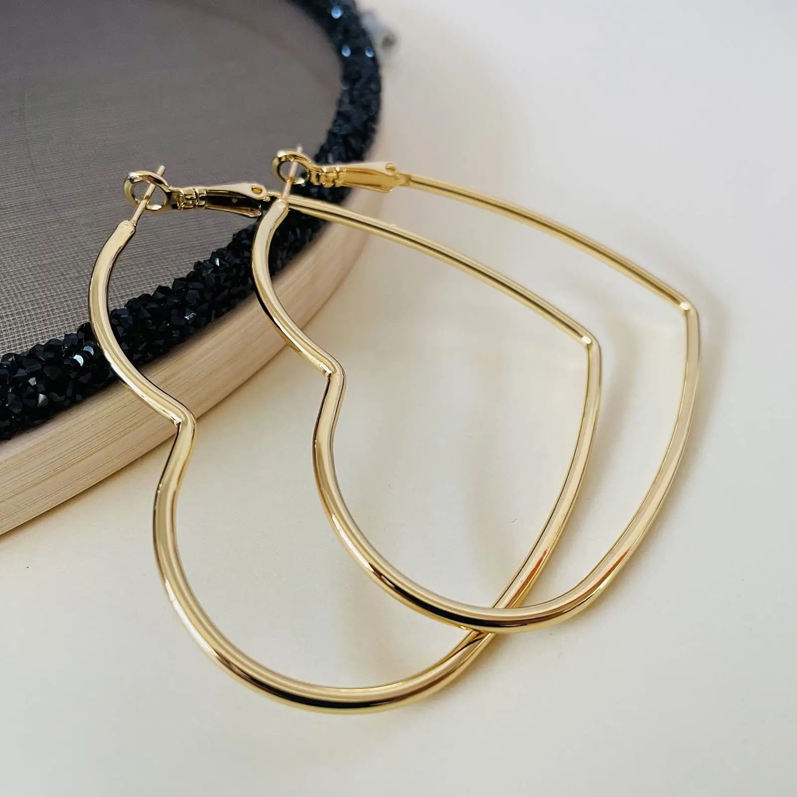 Minimalism Metal Heart Hoop Earrings for Women Golden Silver Color Fashion Love Dangle Earrings Party Romantic Statement Jewelry