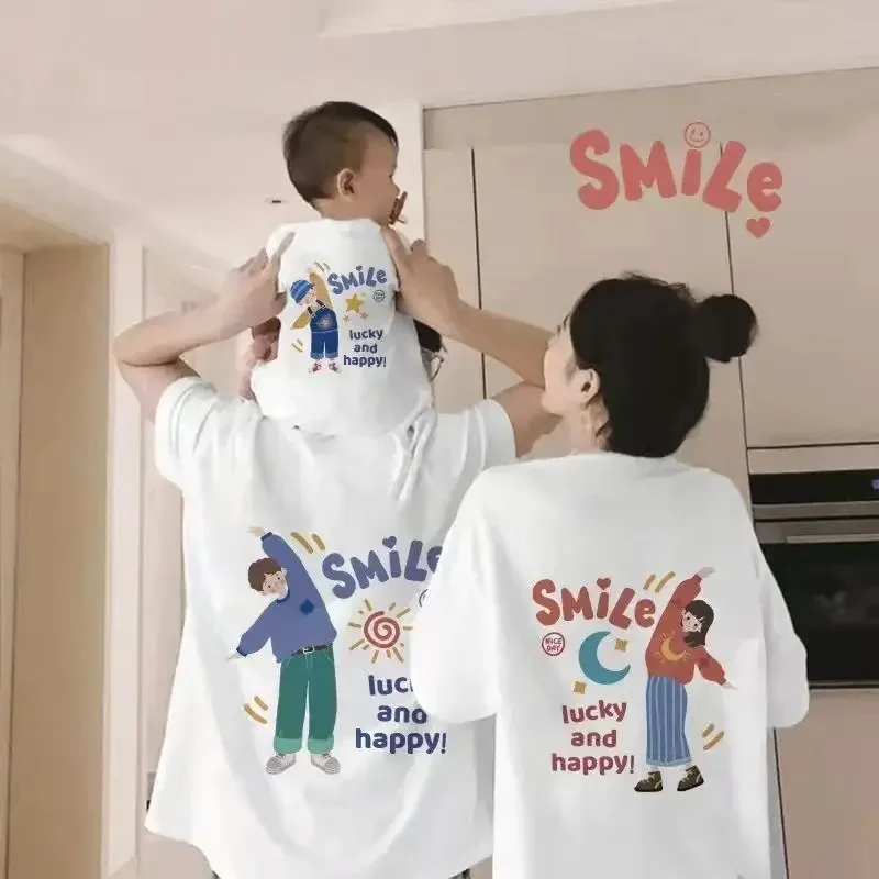 Look familial sourire chanceux et heureux T-Shirt mère et enfants tenues assorties confortable maman et fille fils famille vêtements hauts